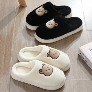 Pantoufles en coton ours mignon pour femmes et hommes, toboggans d'intérieur non alds, tongs en peluche, sandales chaudes pour la maison, chaussures plates pour couples, hiver